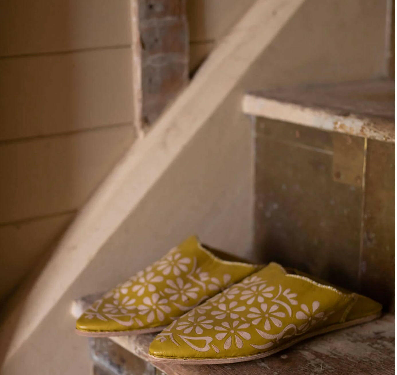 Moroccan Daisy Babouche Slippers - Mustard - Pink Pig