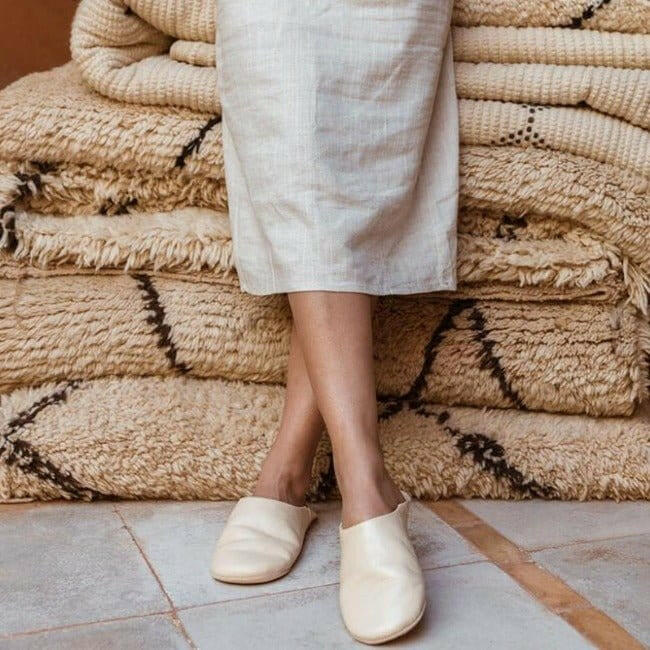 Moroccan Babouche Slippers - Chalk - Pink Pig