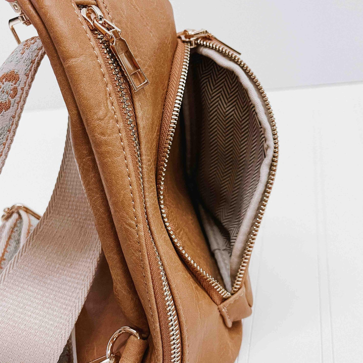 Austin Sling Bag: Caramel - Pink Pig