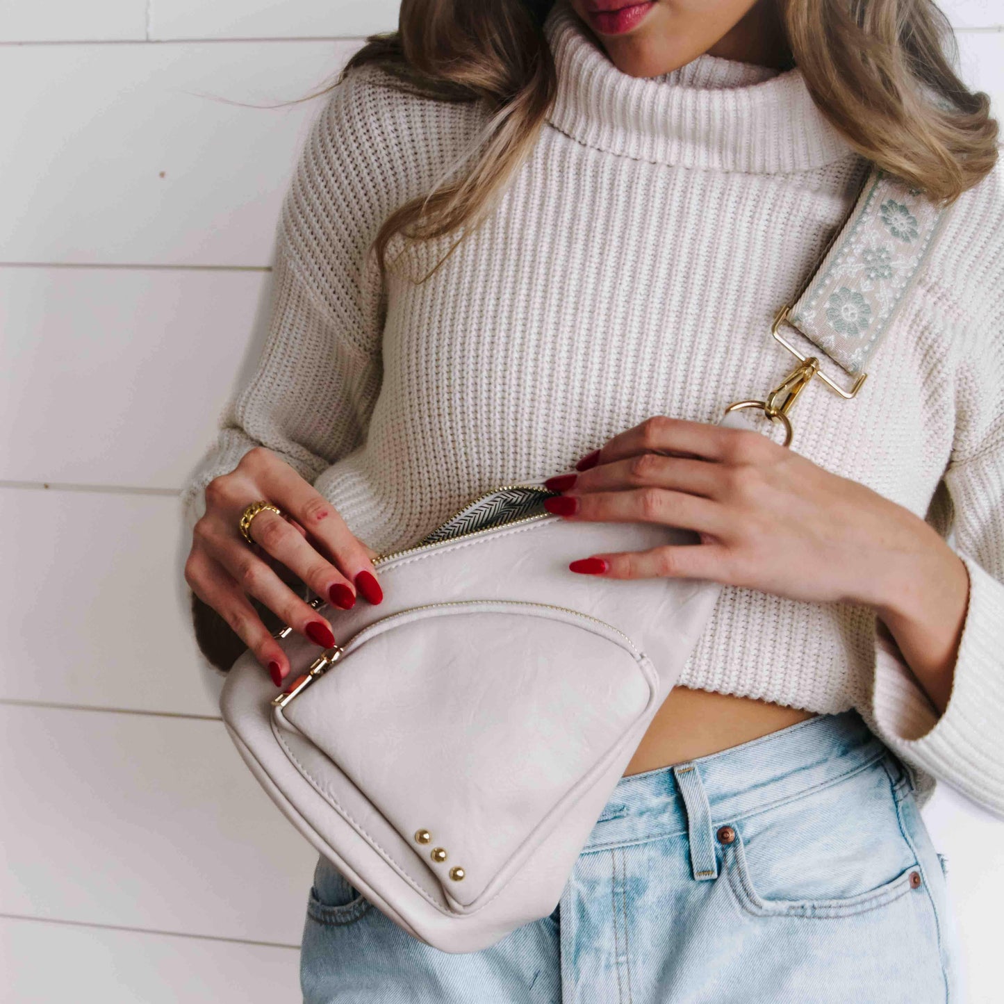 Austin Sling Bag: Caramel - Pink Pig