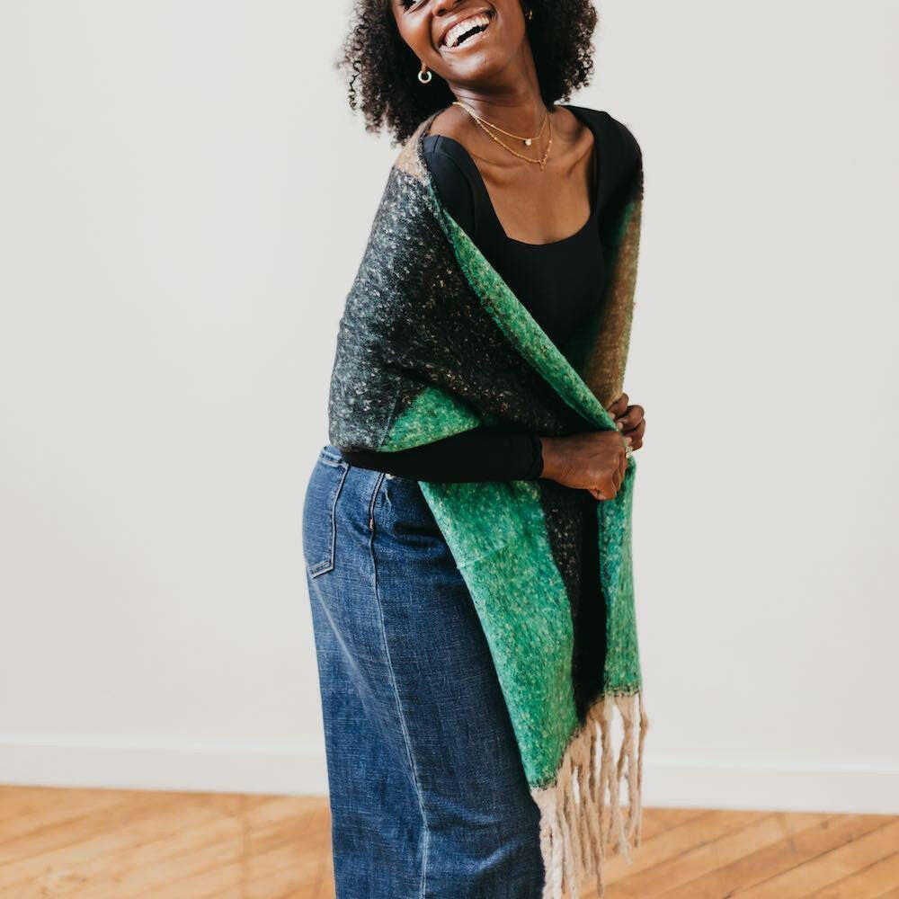 Wavy Elegance Fringe Scarf: Kelly Green/Brown - Pink Pig