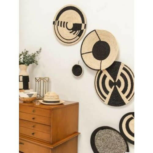 Kazi Goods Abstract Black Raffia Plate - Pink Pig