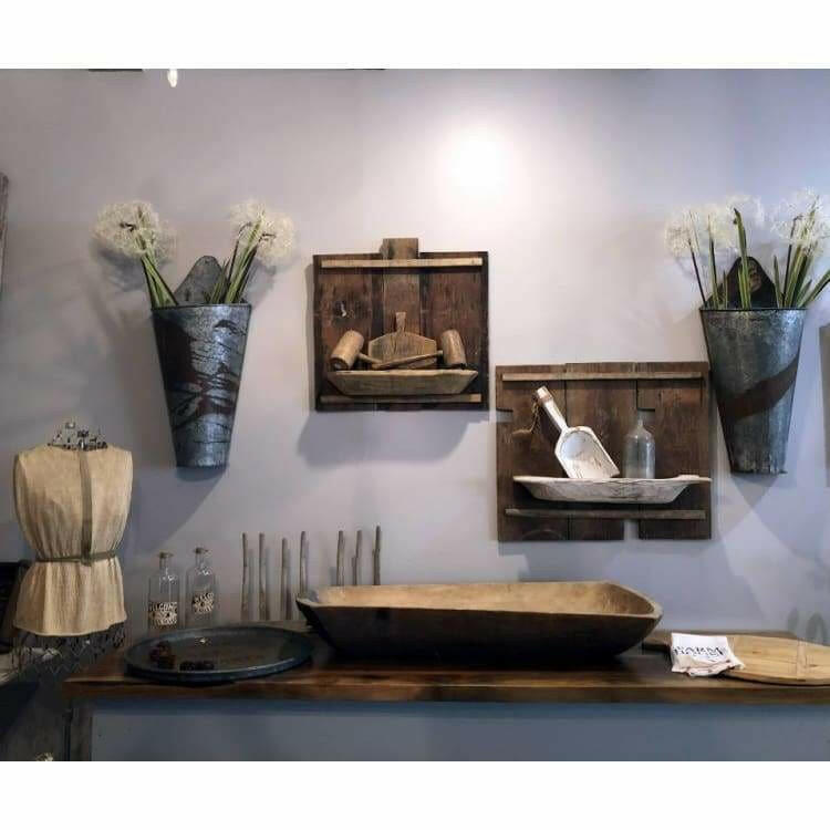Rustic Farmhouse Barnwood Shelves - Pink Pig