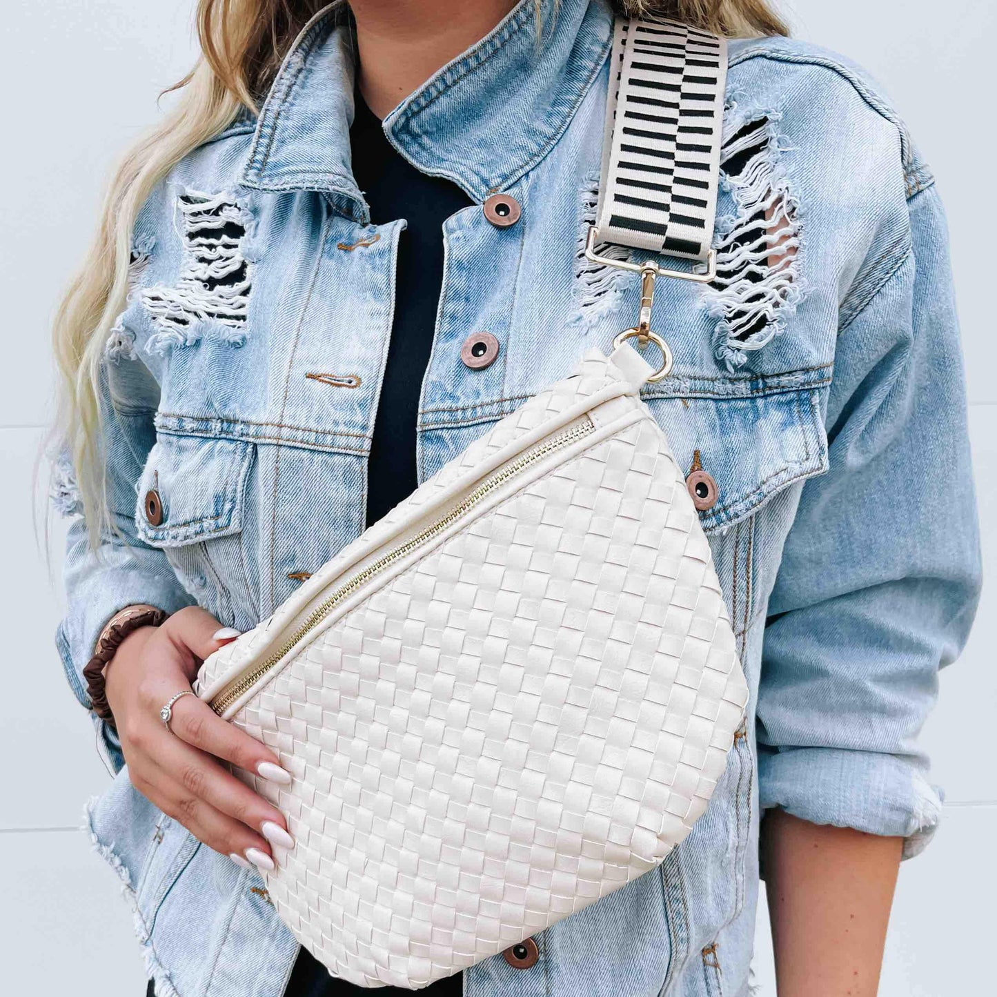 Pretty Simple - White Woven Westlyn Bum Bag - Pink Pig