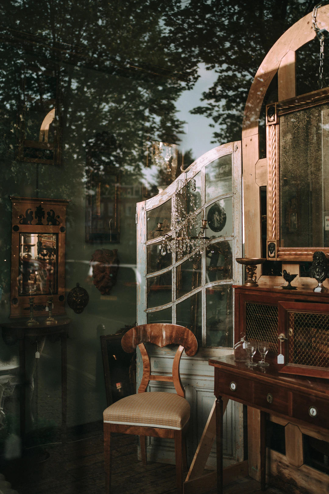 Transform Your Space with Unique Vintage Furniture