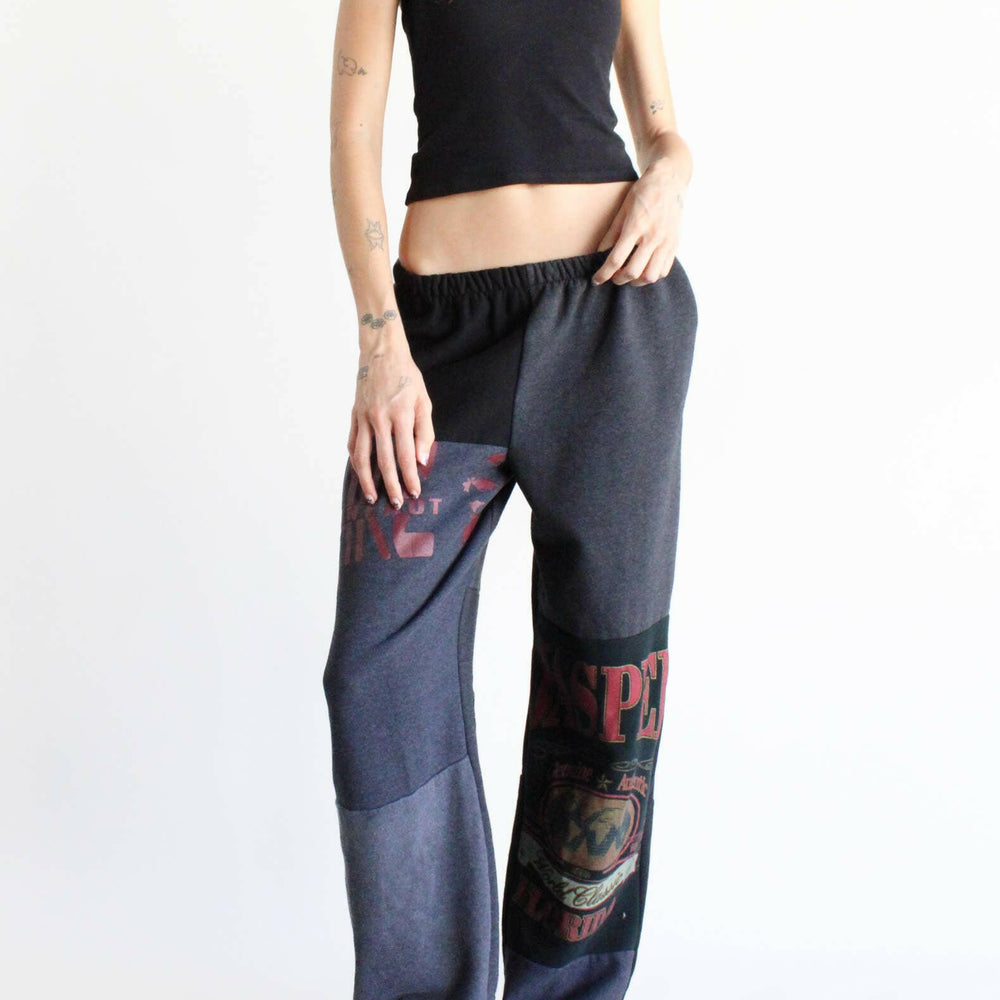 
                  
                    American Recycled Clothing - Sweatshirt Pants Bundle - Pink Pig
                  
                