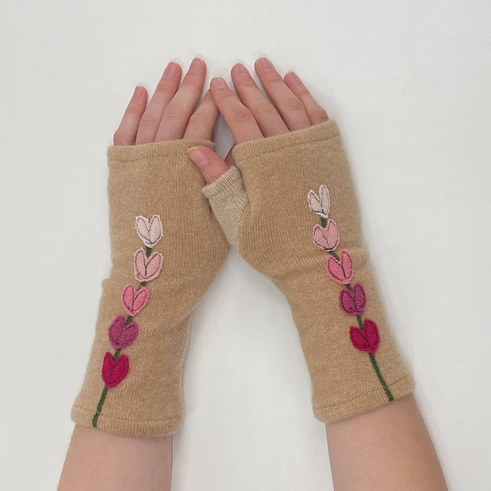
                  
                    Sardine Clothing Co. - Fingerless Cashmere Gloves-Lupine Sardine Clothing Co. Pink on Beige One Size Fits Most
                  
                