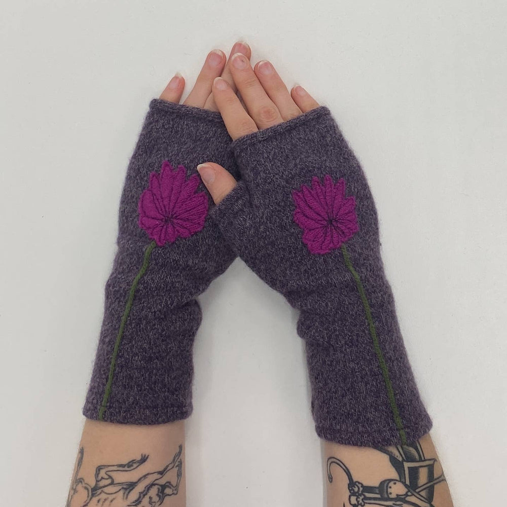
                  
                    Sardine Clothing Co. - Fingerless Cashmere Gloves-Mum Sardine Clothing Co. One Size Fits Most Fuchsia on Purple
                  
                