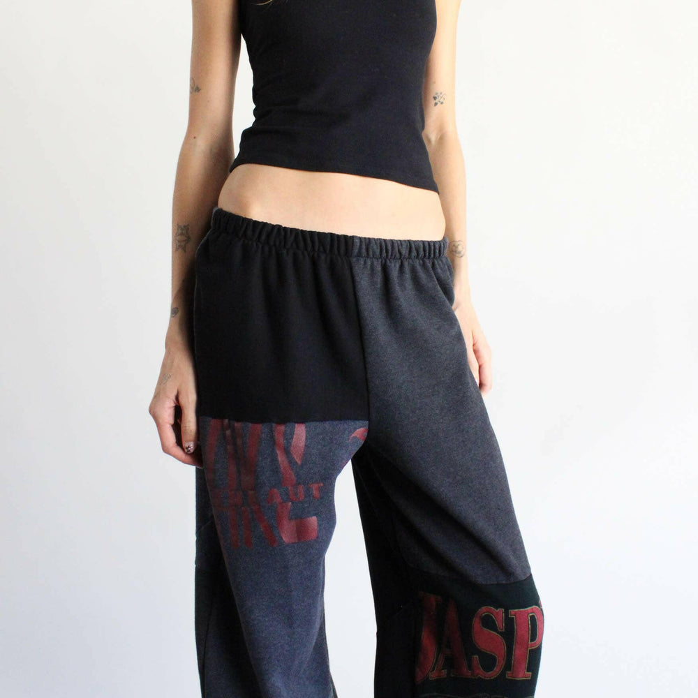 
                  
                    American Recycled Clothing - Sweatshirt Pants Bundle - Pink Pig
                  
                
