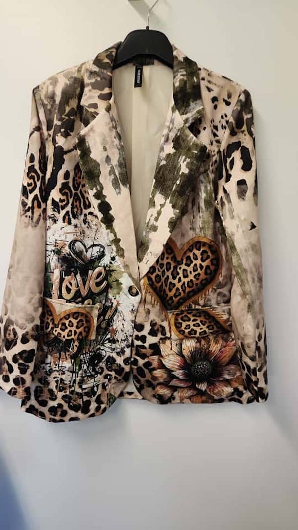 LOOWIE - BLLL One Size Love Life Leopard Heart Print Blazer LOOWIE