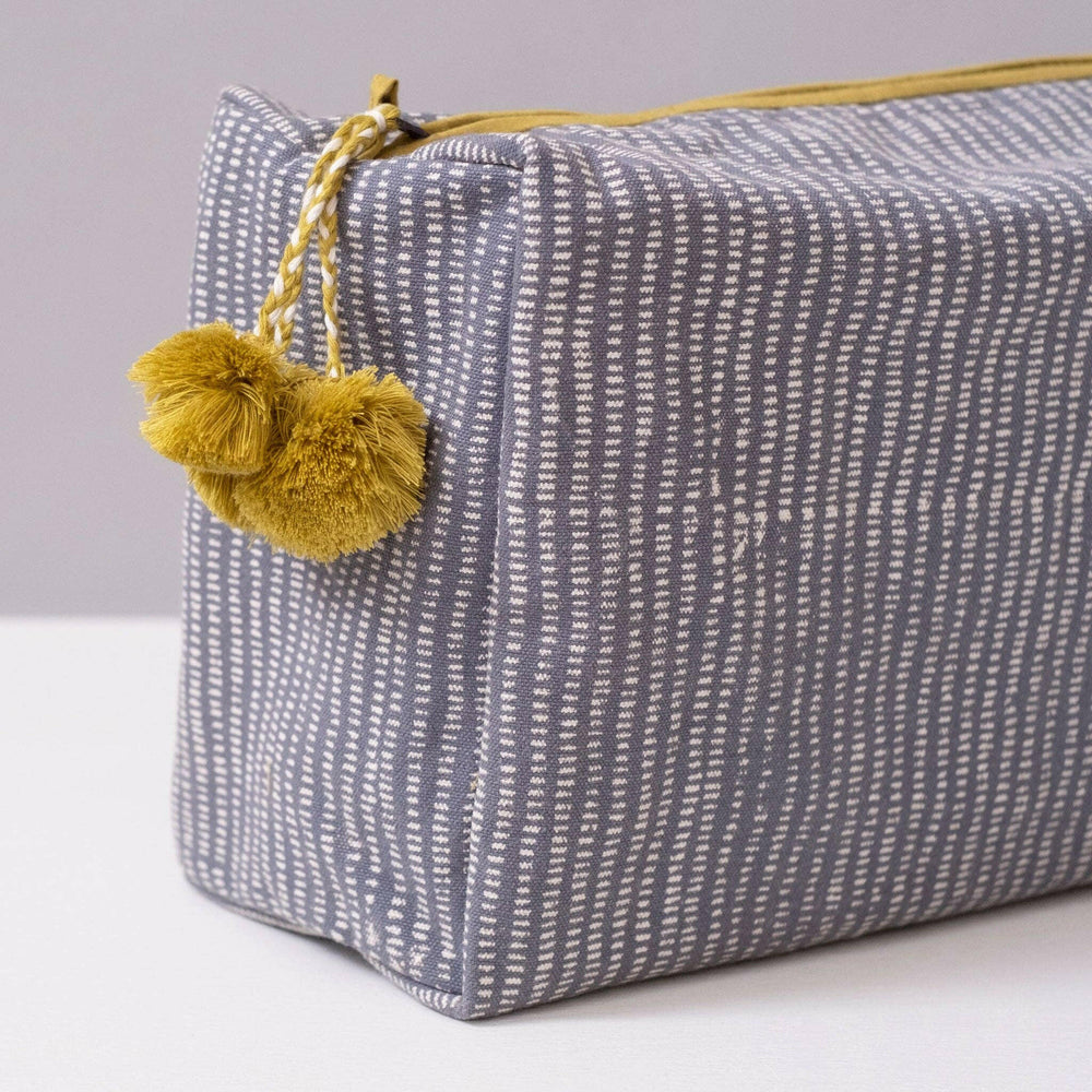 
                  
                    Graymarket Design Alice Stripes Storm Toiletry Bag with Vinyl Lining and Yellow Pompom - Pink Pig
                  
                