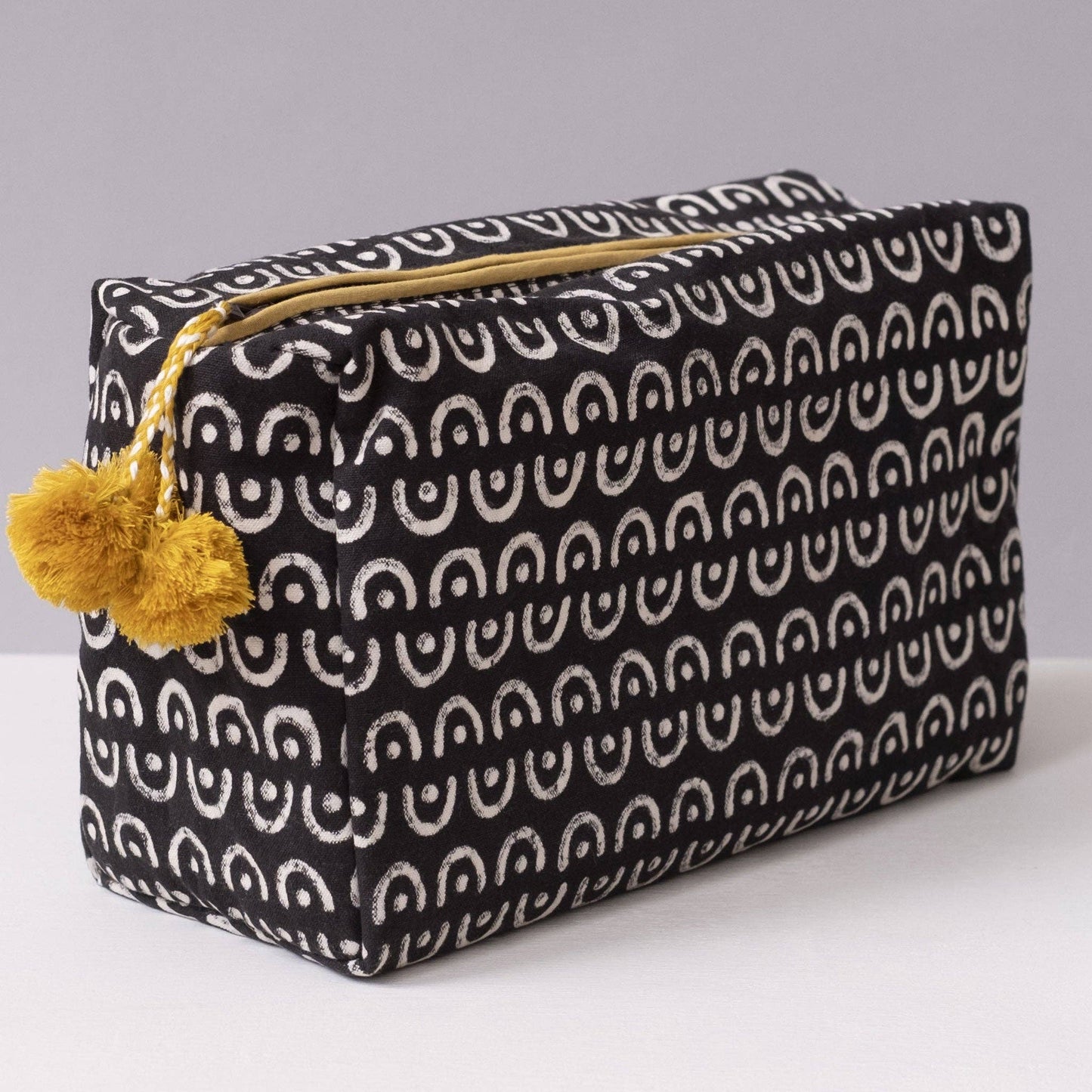 Graymarket Design - Lua Black and White Toiletry Bag - Pink Pig