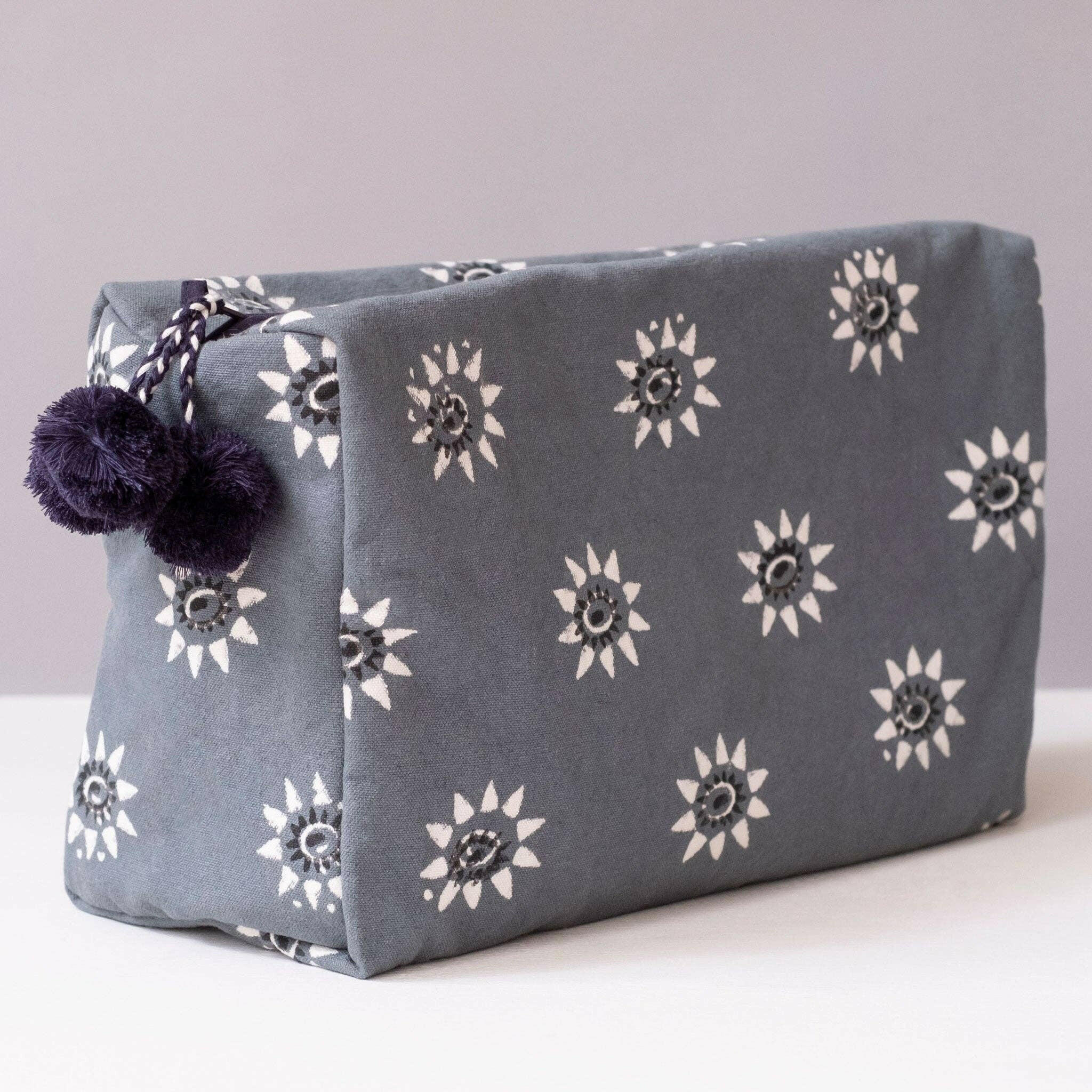Graymarket Design Navi Toiletry Bag