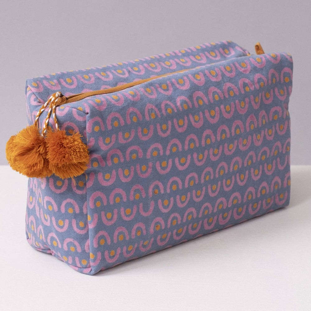 Lua Periwinkle Toiletry Bag - Pink Pig