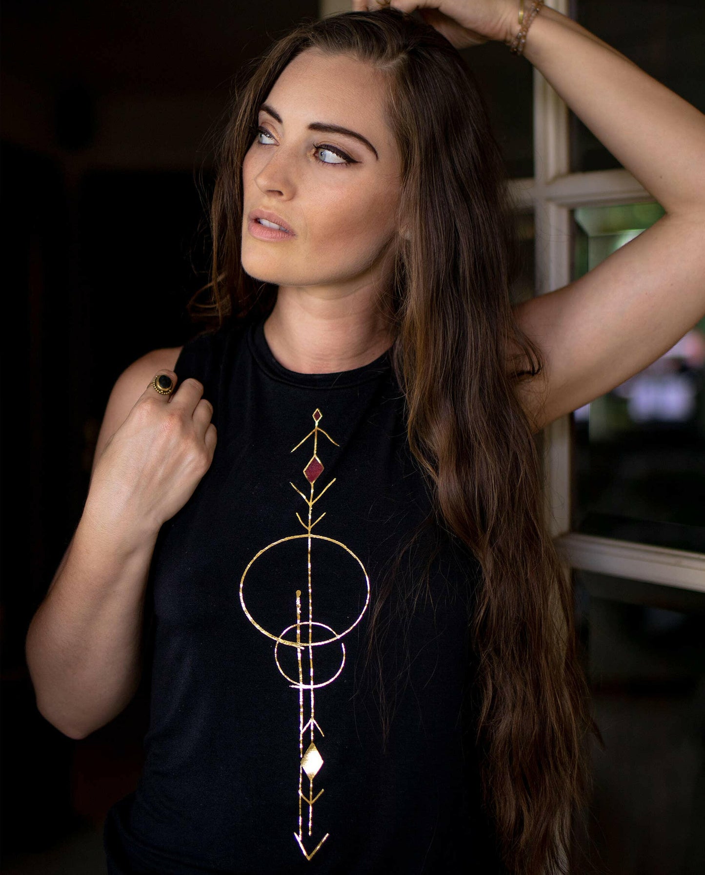 Neoclassics Infinite Sleeveless Top for Women in Gold Foil Abstract Line Drawing - Pink Pig