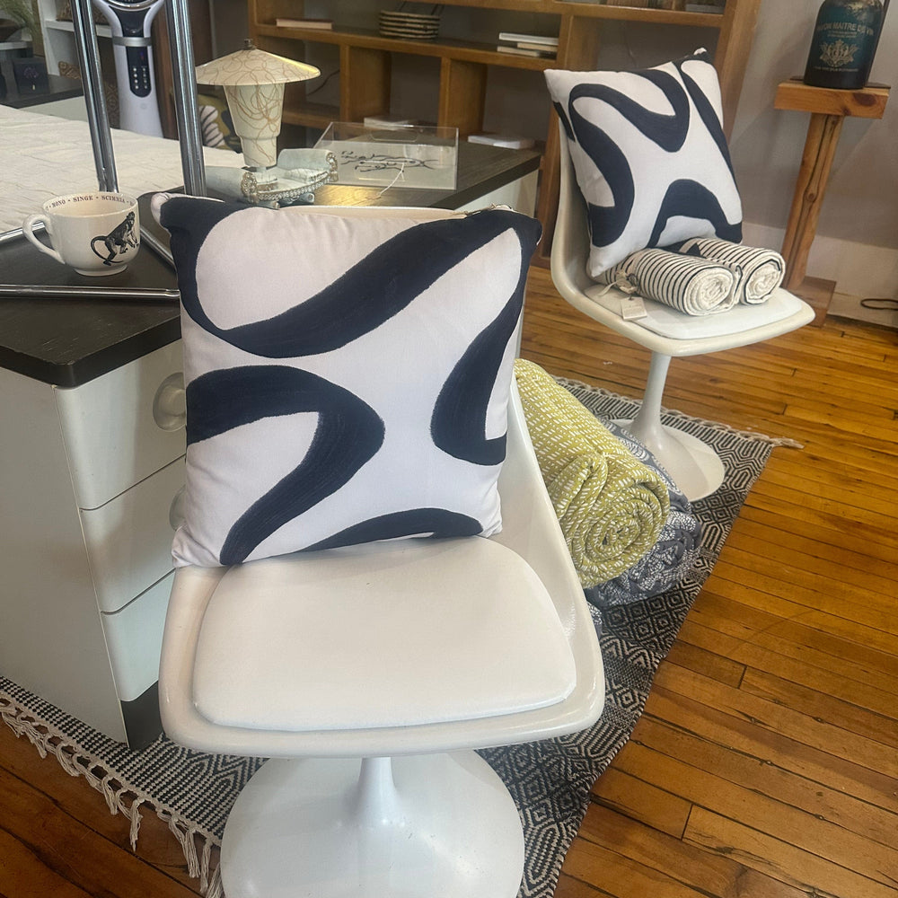 
                  
                    MCM White Tulip Chair - Pink Pig
                  
                