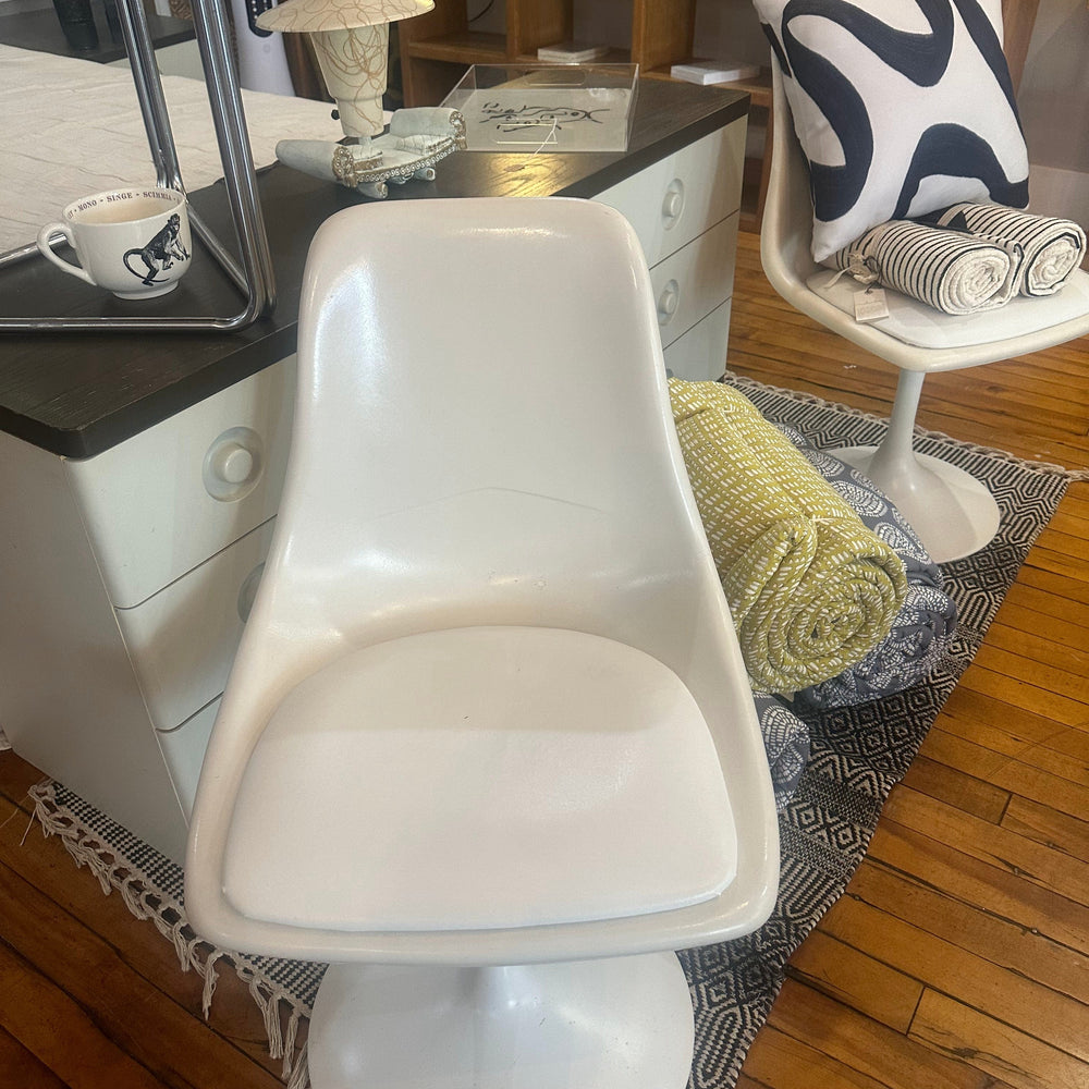
                  
                    MCM White Tulip Chair - Pink Pig
                  
                