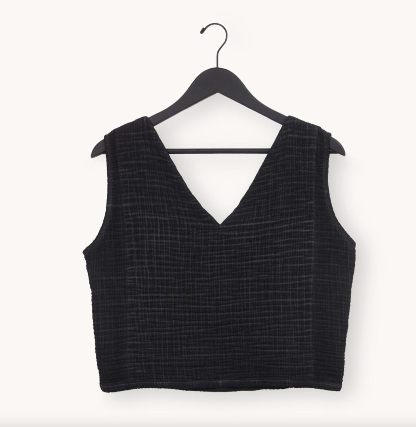 black crinkle tank top