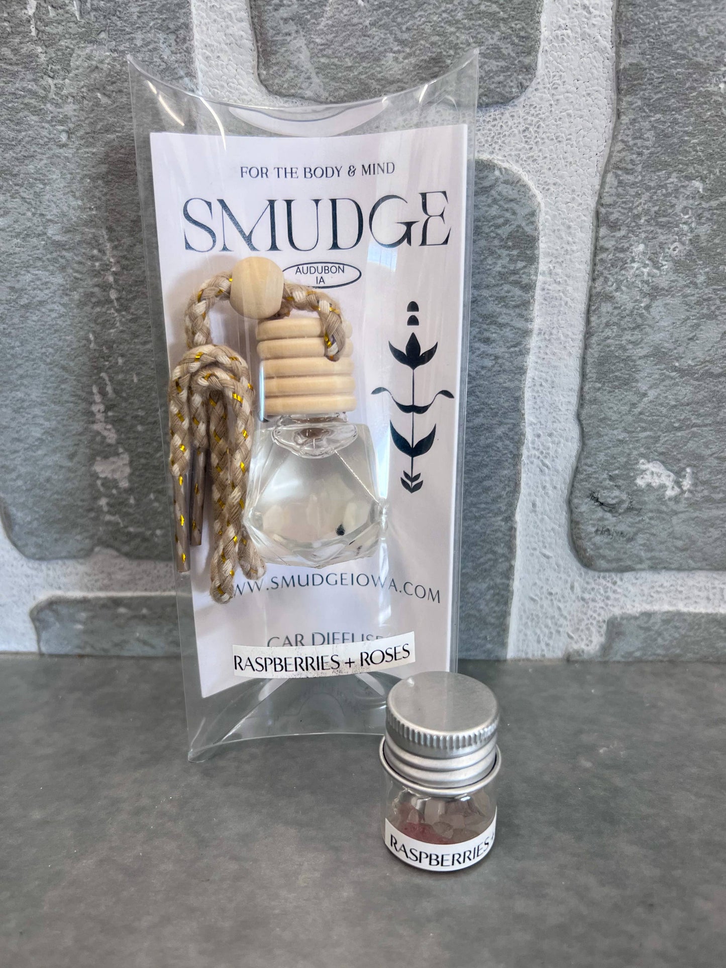 
                  
                    Smudge - Car Diffuser Sample/Tester - Pink Pig
                  
                