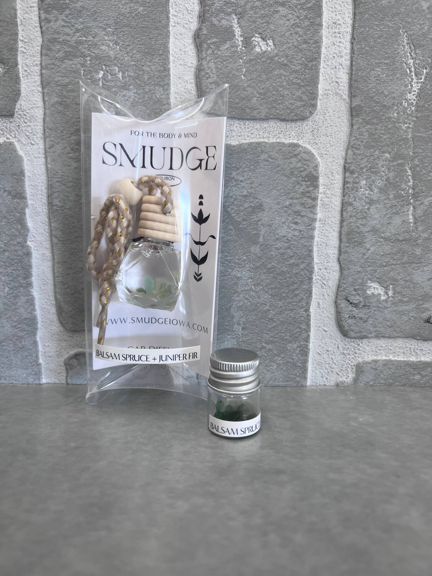 
                  
                    Smudge - Car Diffuser Sample/Tester - Pink Pig
                  
                