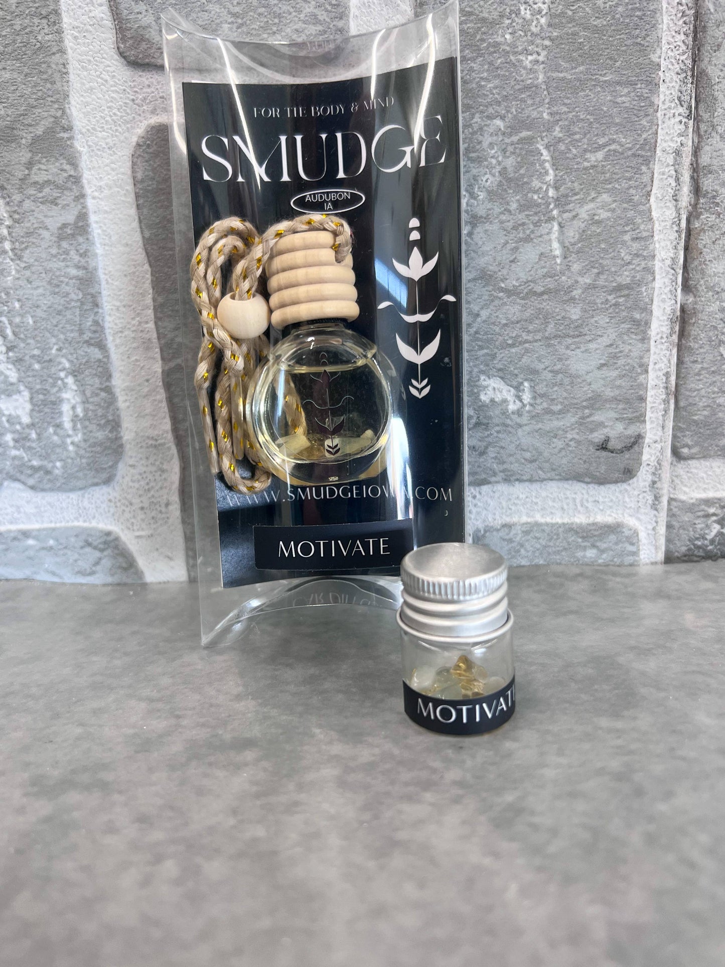 
                  
                    Smudge - Car Diffuser Sample/Tester - Pink Pig
                  
                