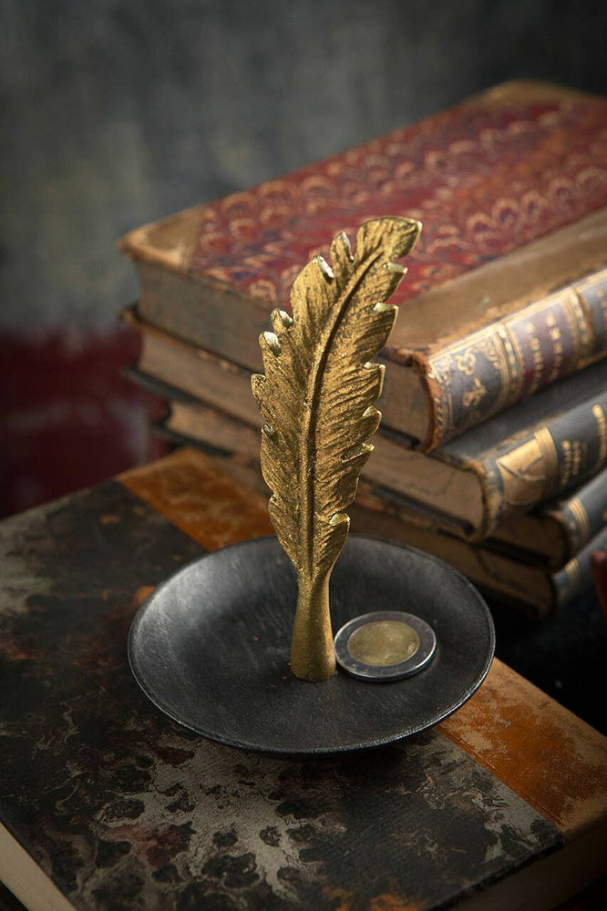 
                  
                    Vagabond Vintage - Feather Jewelry/Coin Holder - Pink Pig
                  
                