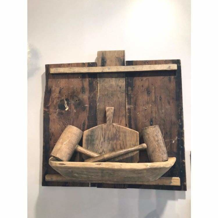 Rustic Farmhouse Barnwood Shelves - Pink Pig